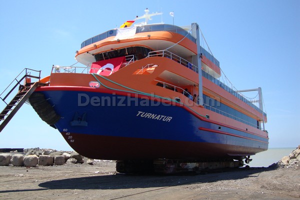 Restoran Gemisi Turnatur Denize İndirildi