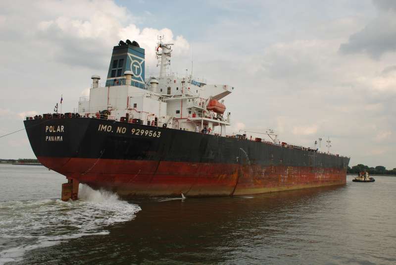 Korsanlar Yunan Tankerini Serbest Bıraktı