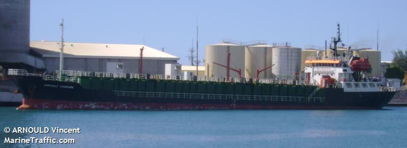 MT Asphalt Venture Korsanlarca Kaçırıldı