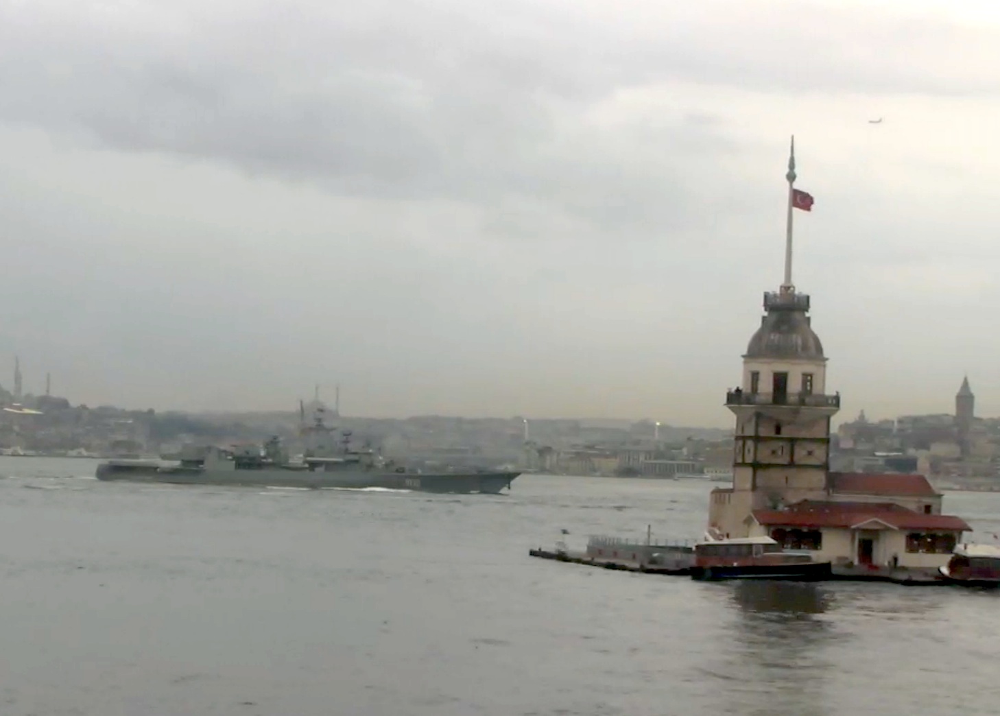 Ukrayna Fırkateyni Boğaz Geçişinde!