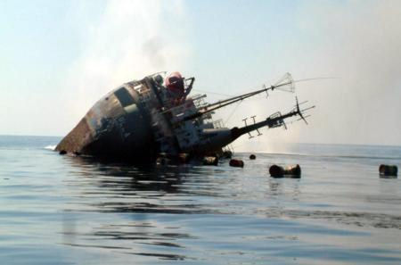 Balıkçıların zehirli gemi davasına ret