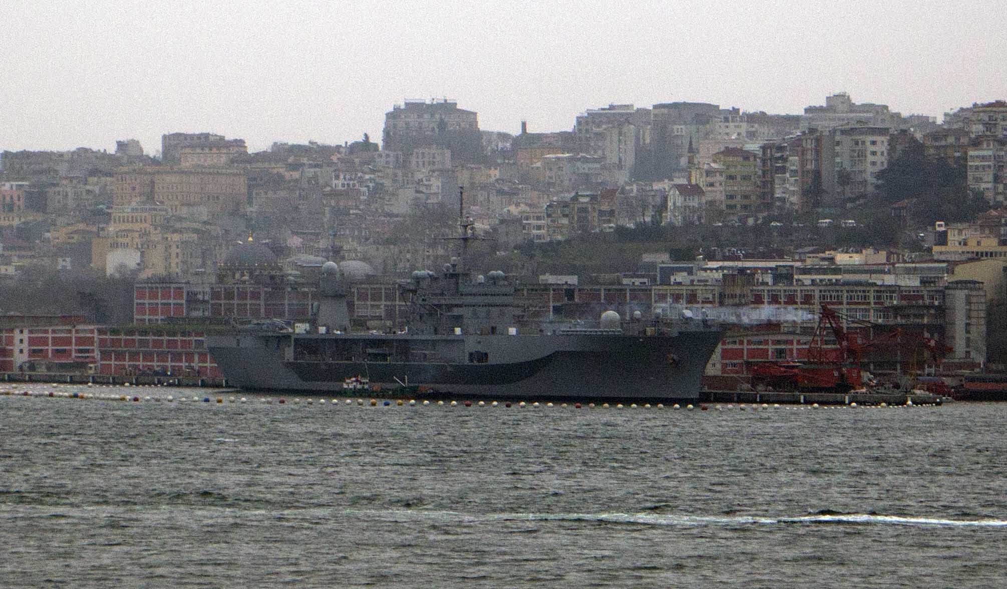 USS Mount Whitney İstanbul Limanında