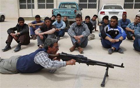 Libya Hükümet Kuvvetleri Misrata Limanını Bombaladı