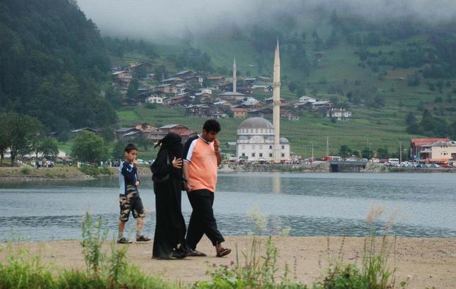 Uzungöl’e Tesis Yetmiyor.