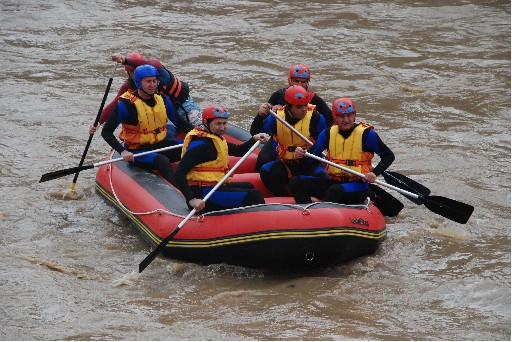 Raftingci Vali Bottan Düştü