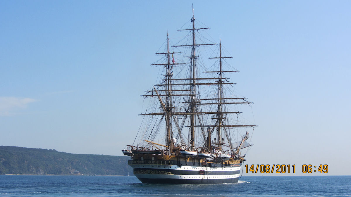 Amerigo Vespucci İstanbul&#039;dan Ayrıldı