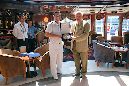 DTO İzmir&#039;den Queen Victoria&#039;ya Ziyaret