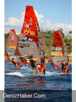 Wındsurf Heyecanı Urla’da Sürüyor