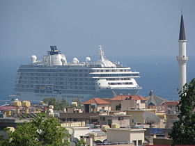 'The World' Trabzon'a demir attı