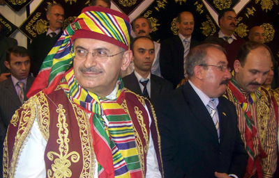 Bakan Yıldırım "Yaran Başağa" oldu