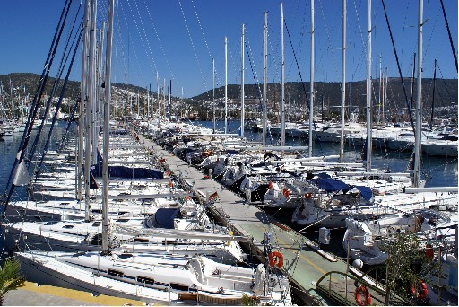 Lüks Yatlarda Bayrak Karmaşası