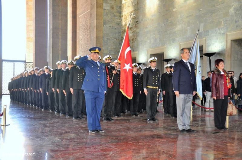 Denizcilik Fakültesi Öğrencilerinden Anlamlı Ziyaret