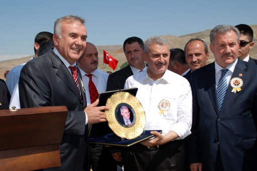Bakan Yıldırım Yorulmak Bilmiyor