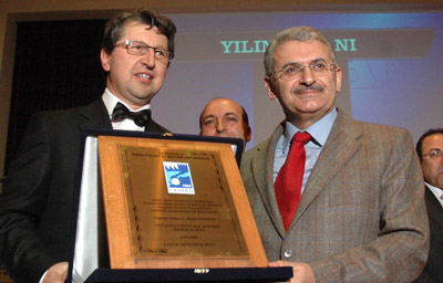 Binali Yıldırım'a "Yılın Bakanı" Ödülü