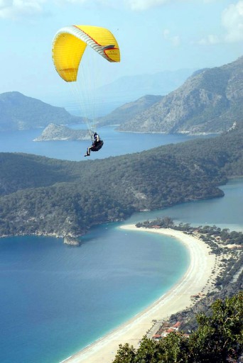 Denizde Paraşüt Dehşeti