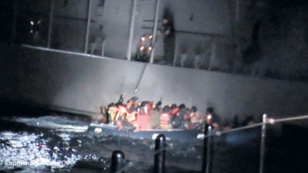 Yunan sahil güvenliğinden &quot;botu batırma&quot; açıklaması