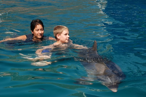 Engelli Çocuklara Kaş'ta Yunuslu Terapi