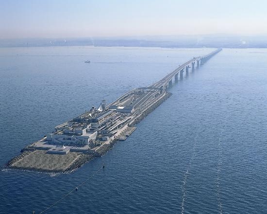 Dünyanın İlk ve Tek Yüzen Otoparkı