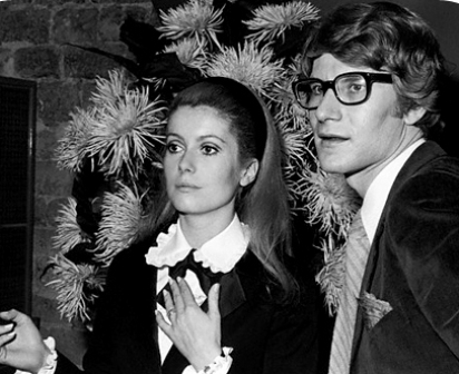 Moda Dünyası  Yves Saint Laurent&#039;e Ağlıyor