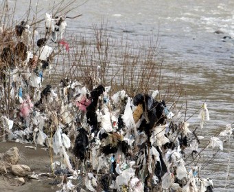 Zap Suyunda Çöpler