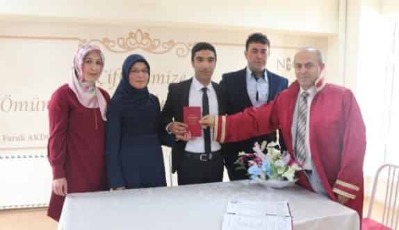 4 Yılda Bir Evlilik Yıldönümü Kutlayacaklar