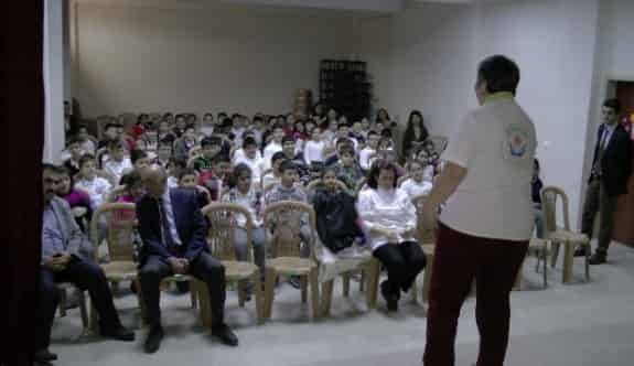 Akçakoca’da Öğrencilere Bi İyilik Yap Aşılanıyor