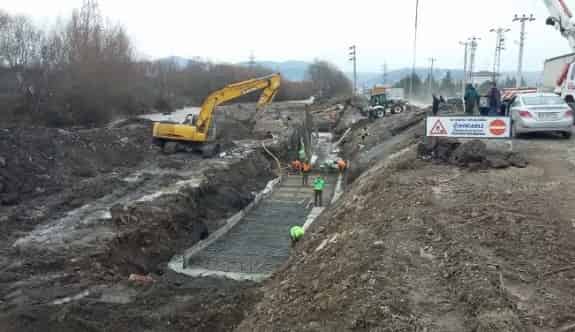 Asar Deresi’nde Kavşak Çalışması Başladı