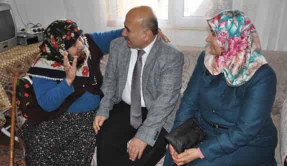 Başkan Ünlü’den Yaşlı Ve Engellilere Evlerinde Ziyaret