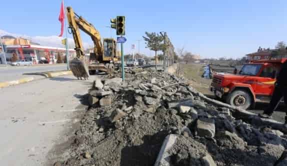 Başsoy: “Bu Yıl Ki Hedef 40 Km Asfalt, 125 Km Kaldırım Çalışması”