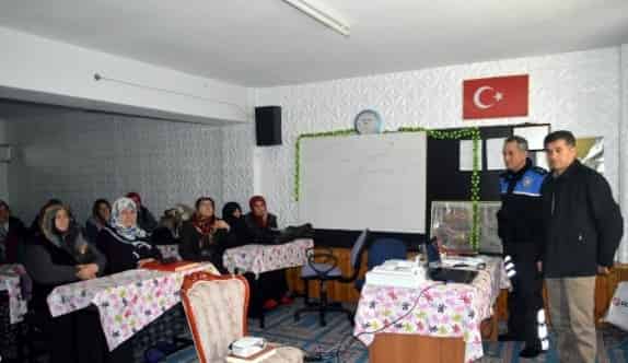 Bayındırlık Kız Kur’an Kursu’nda Bilgilendirme Toplantısı Yapıldı