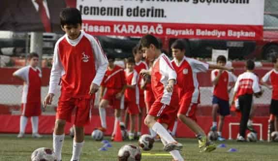 Bayraklı’da Spor Zamanı