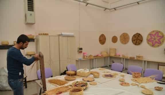 Belediye Hasır İşleme Atölyesi Açtı