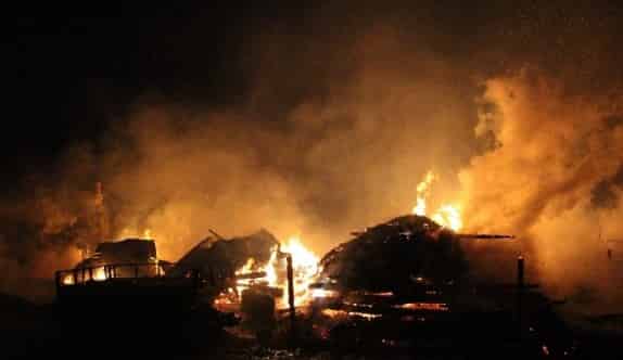 Bolu’da 2 Ev, Ahır Ve Samanlık Alev Alev Yandı