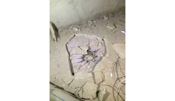 Bolu’da Apartmanın Çatısına Yıldırım Düştü