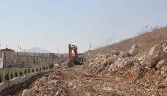 Cihanbeyli’de Gölet Bendi Yapımına Başlandı