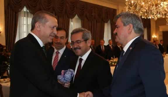 Cumhurbaşkanı Erdoğan, Plan Ve Bütçe Komisyonunu Ağırladı