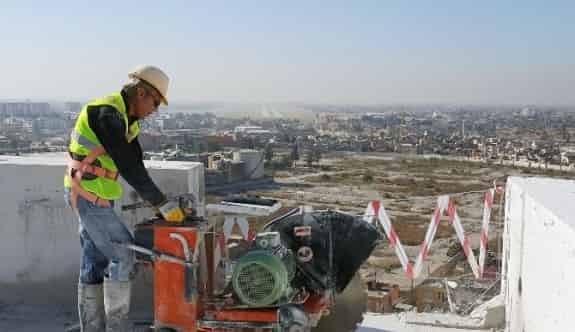 Dev Testereler Beton Blokları Peynir Gibi Doğradı