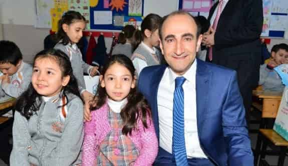 Edebali "Halka En Yakın Başkan" Seçildi