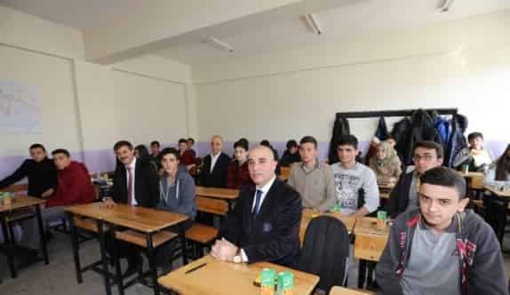 Ergün Atalay’dan Serdivan Anadolu Lisesi’ne Sürpriz Ziyaret