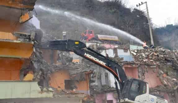 Esentepe’de Yıkımlar Devam Ediyor