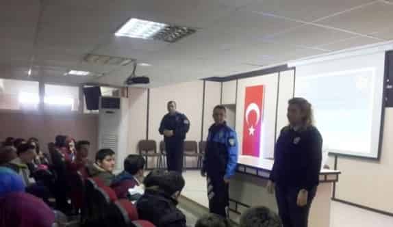 Fatsa’da Polisten Öğrencilere Seminer