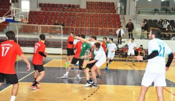 Genç Hentbolcular Yarı Finalde