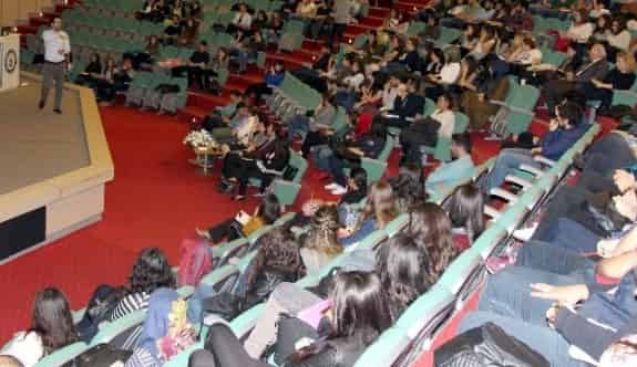 İktisadi Düşünce Topluluğu ‘Girişimcilik’ Konferansı Düzenledi