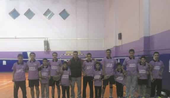 İş Adamından Badminton Takımına Destek