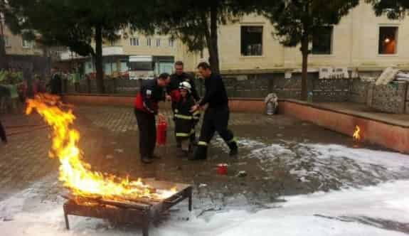 İtfaiyeden Okullarda Yangın Tatbikatı