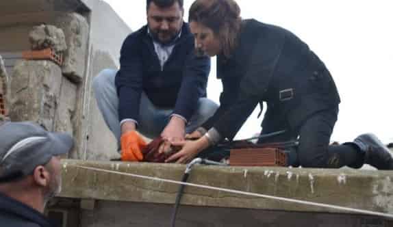 Kafesten Kaçak Papağanı İtfaiye Yakaladı