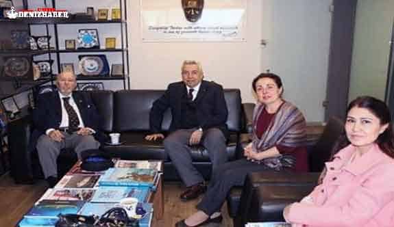 Kaptan Altay Altuğ  Tezhip ve Minyatür Sergisini Gezdi