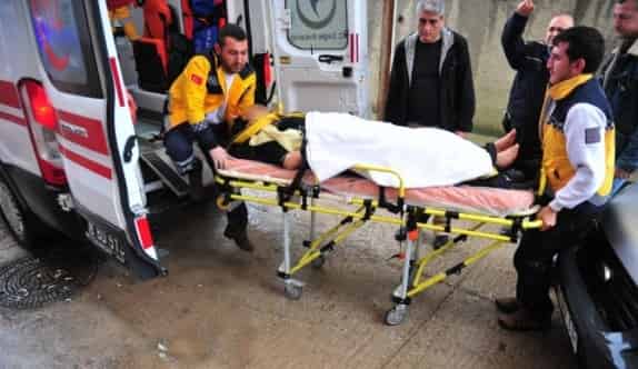 Kayınpederini Öldürdüğü İddia Edilen Gelin, Gözaltında Fenalaşınca İki Kez Hastaneye Kaldırıldı