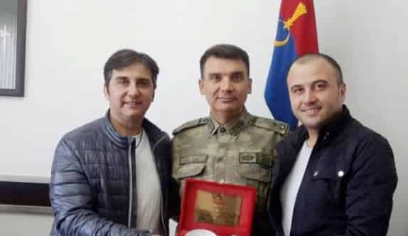 Kızılay’dan Binbaşı Halit Gülten’e Plaket