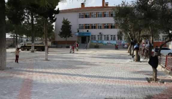 Merkezefendi’de Okul Bahçeleri Düzenleniyor